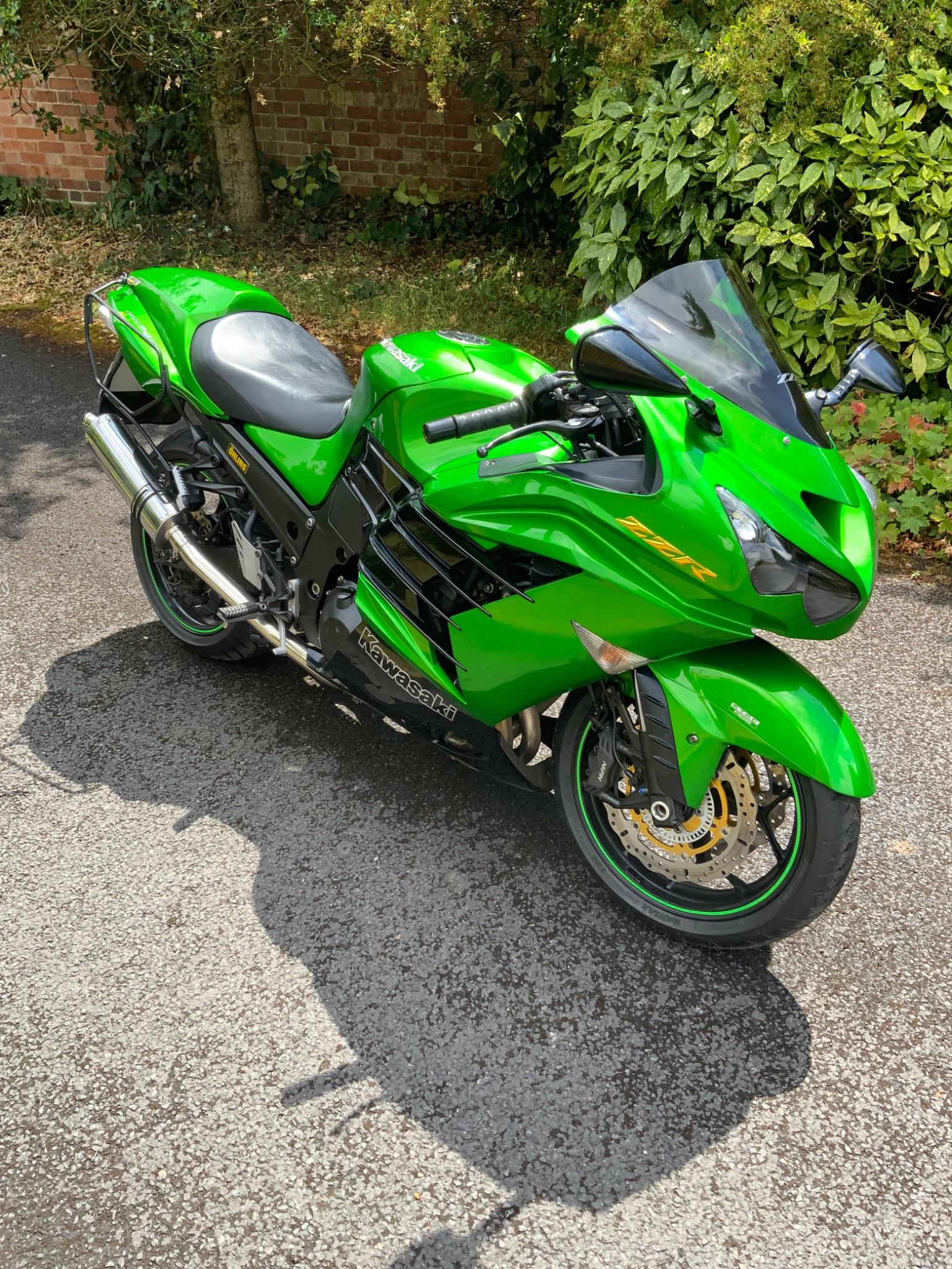 トニー Kawasaki ZZR1400 bikes for sale | AutoTrader Bikes